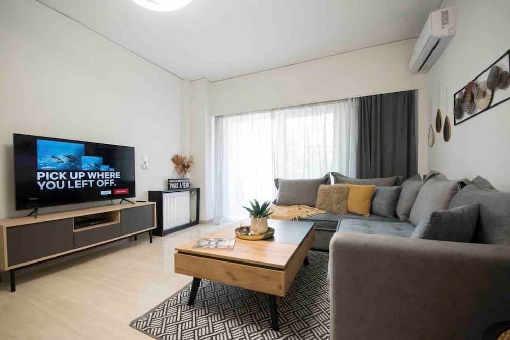 Alkuoni lux Flat at P Faliro