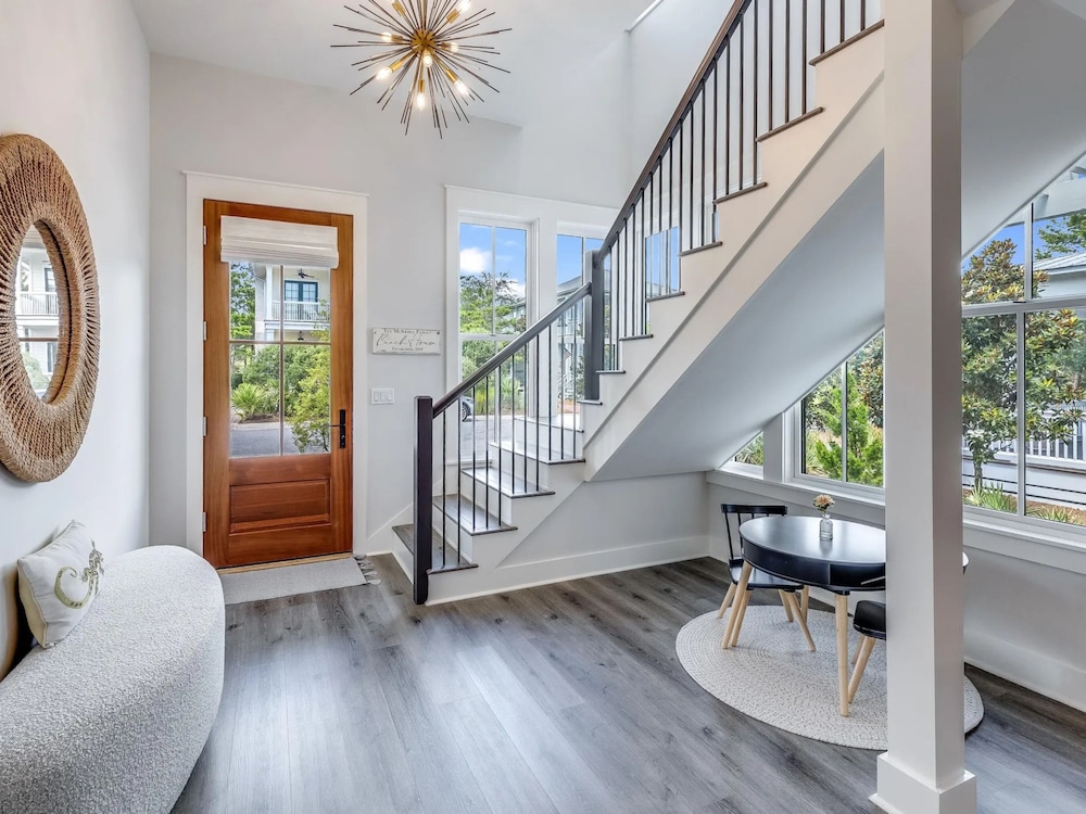 Honeybee by Southern Vacation Rentals
