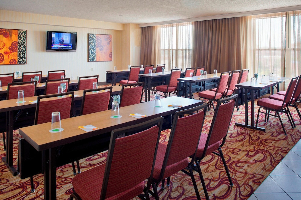 Pueblo Vacations - Courtyard by Marriott Pueblo Downtown - Property Image 5
