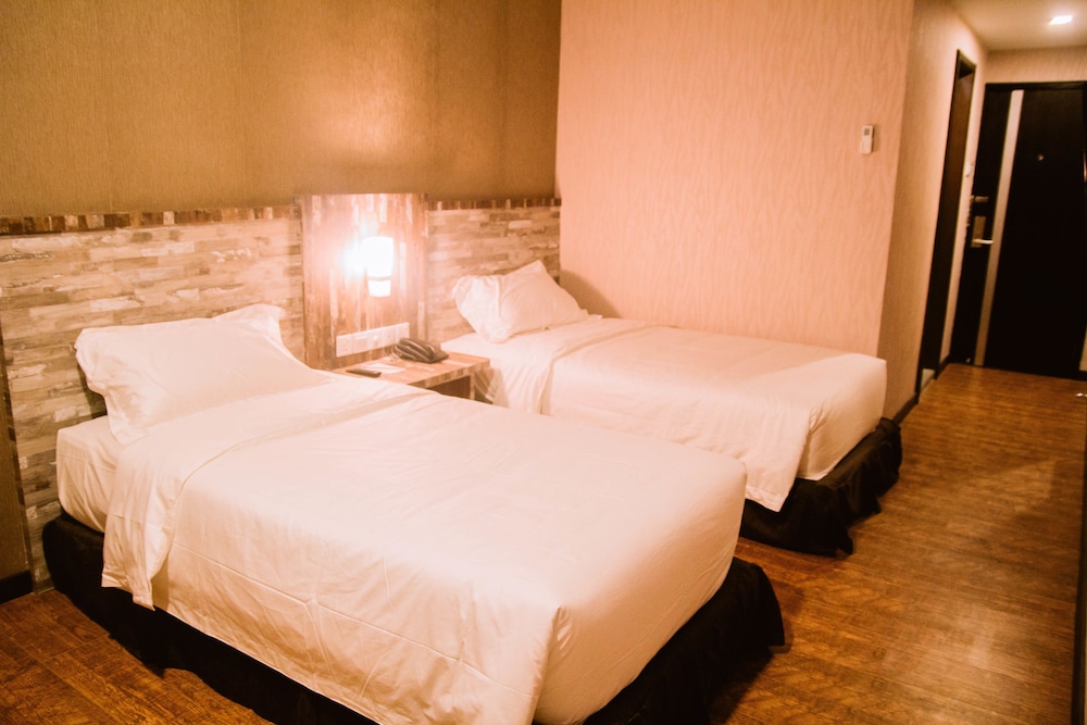 The Golden Bay Hotel Batam 25