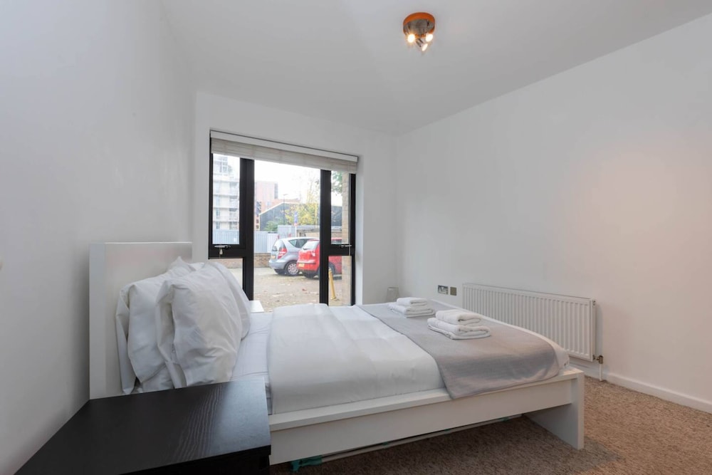 Radiant 2 Bedroom Apartment in East London