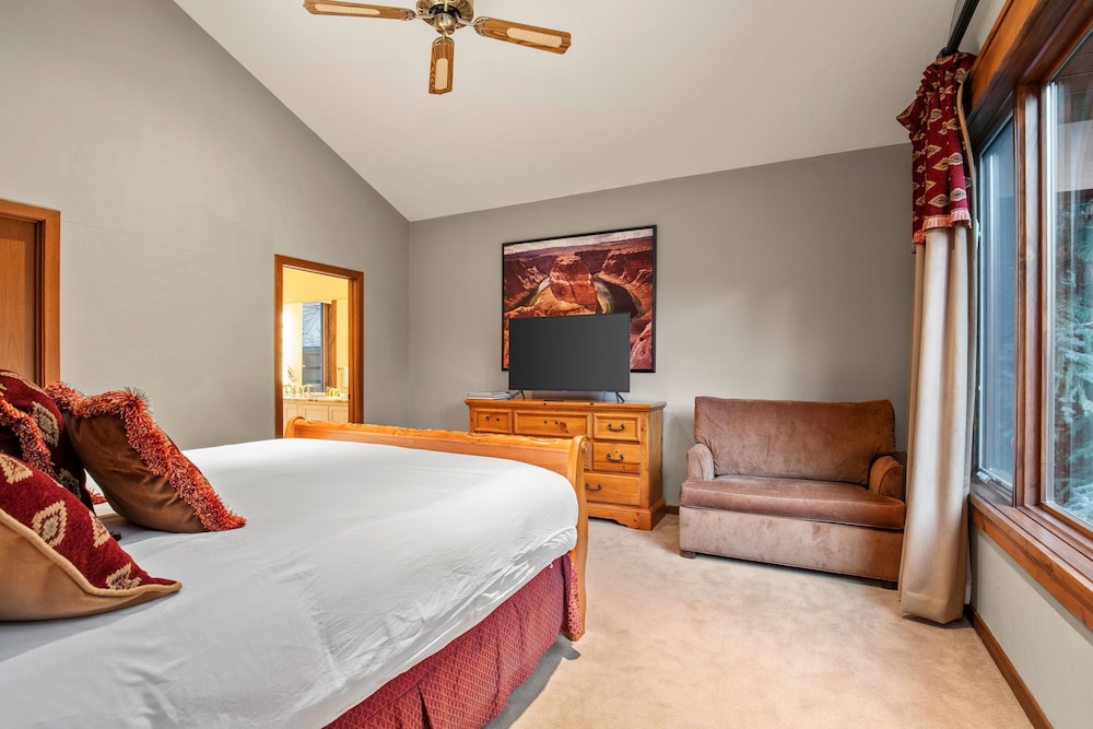2430 Deer Valley Getaway! Peaceful Home Minutes From Deer Valley With Private Hot Tub! 4 Bedroom Home by RedAwning view 4