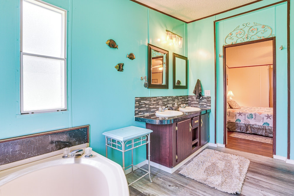 1 Mi to Lake Texoma: Peaceful Kingston Getaway