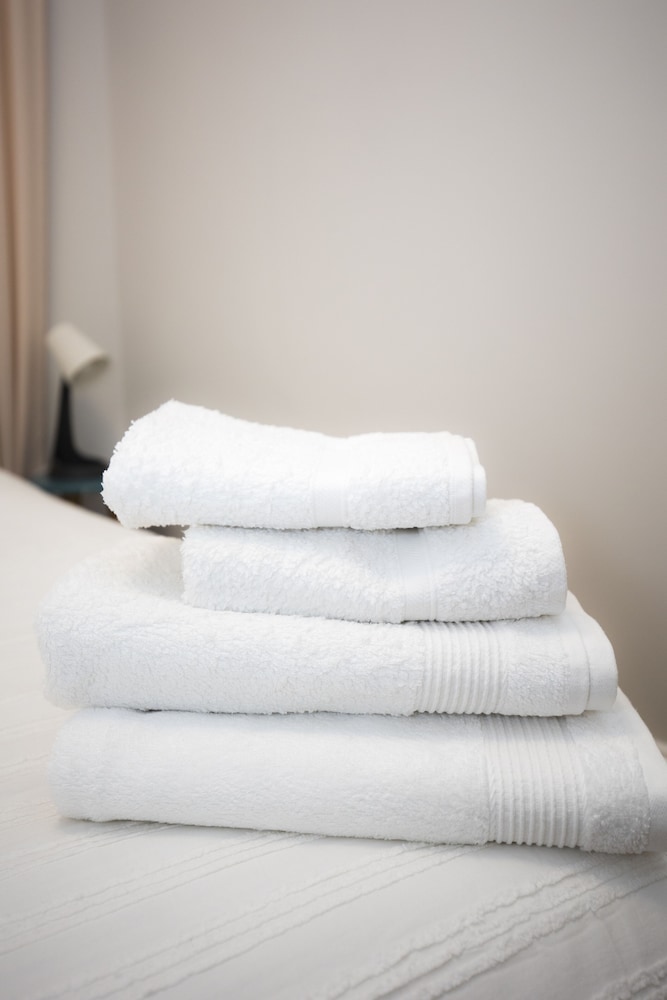 Fast Wifi Pet-friendly Sleeps 4