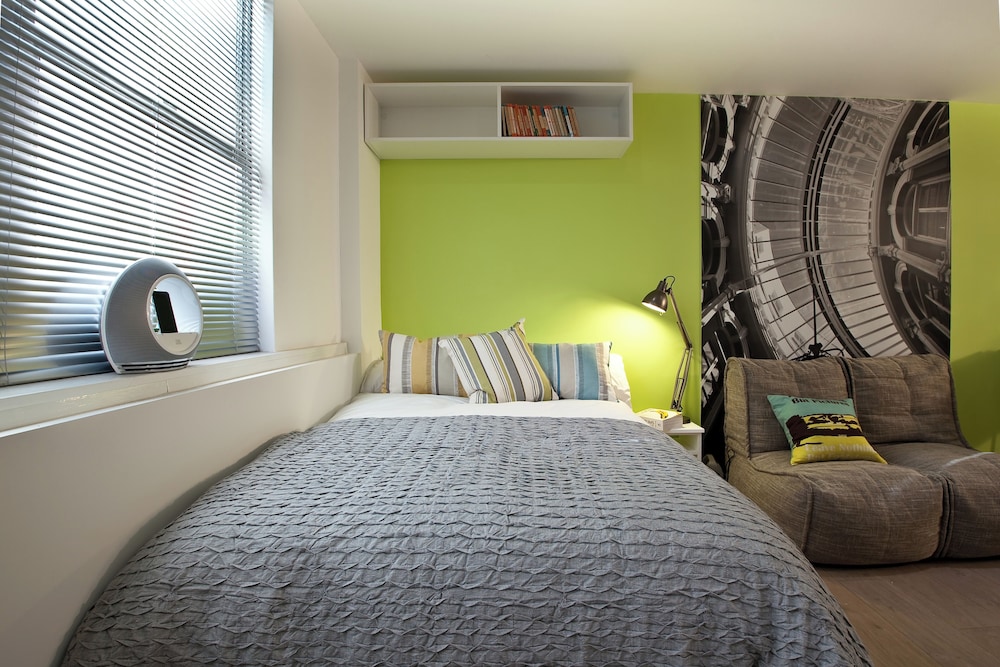 Student Only Summit House