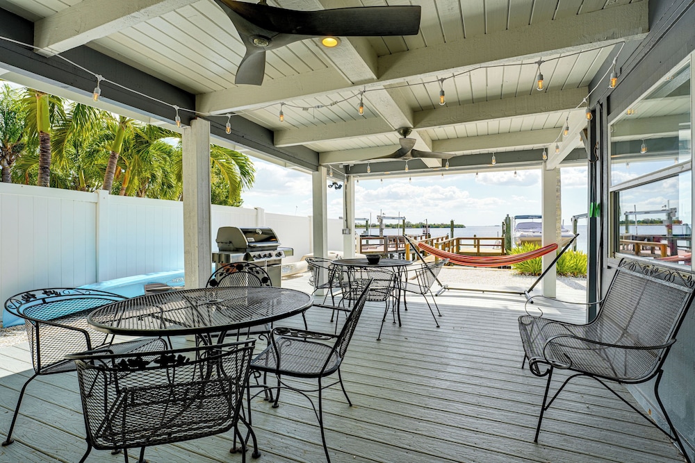 Gulf Coast Luxury! Quiet Home 4 Mi to Sponge Docks
