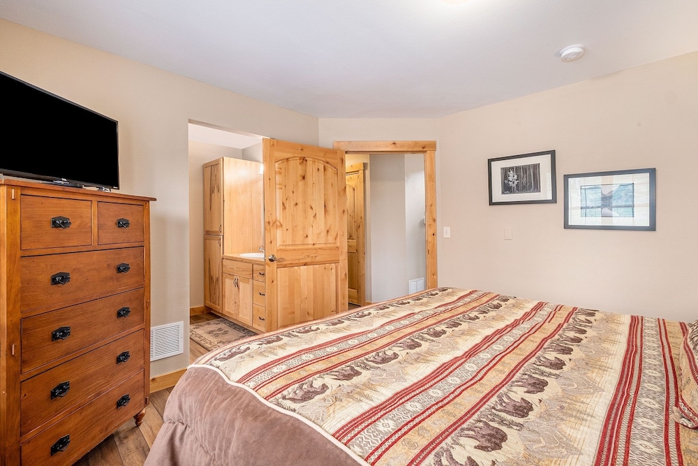 Solitude Condos - Estes Park CO