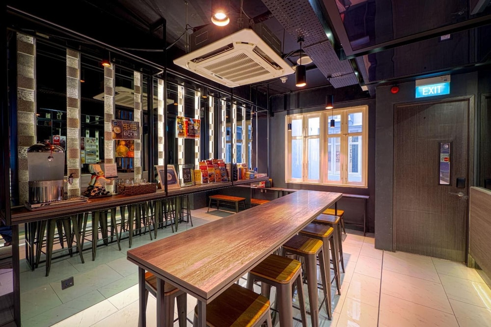 CUBE Boutique Capsule Hotel at Chinatown 21