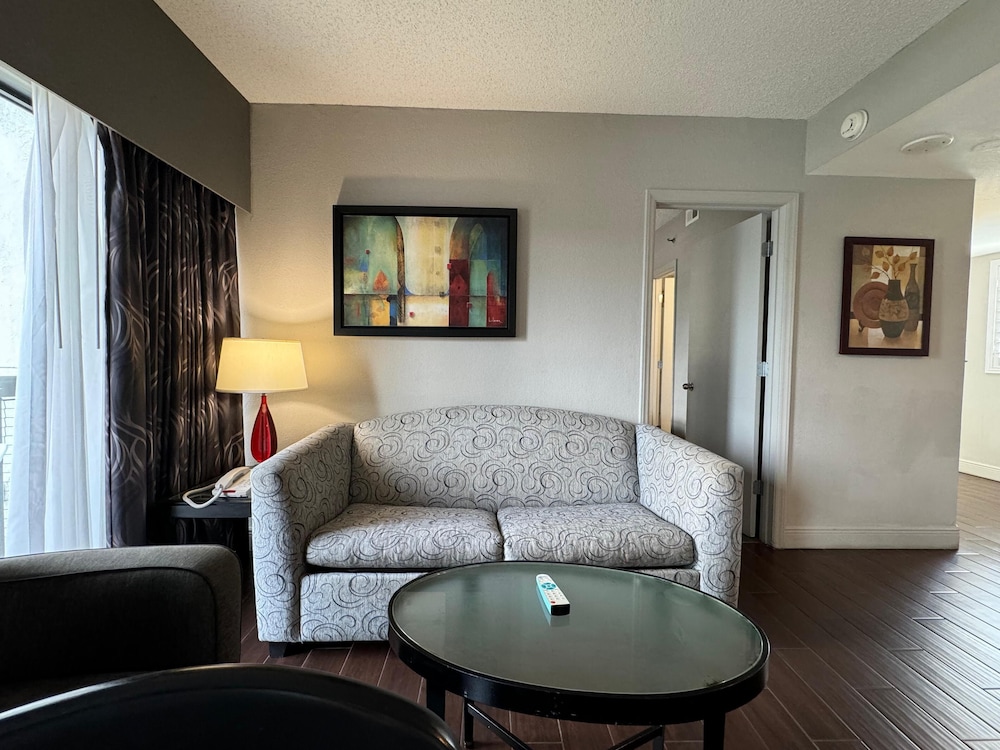 Enclave Swanky