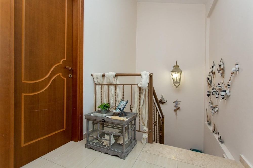 Zennova 10 Villa Pino Pueblo view 5