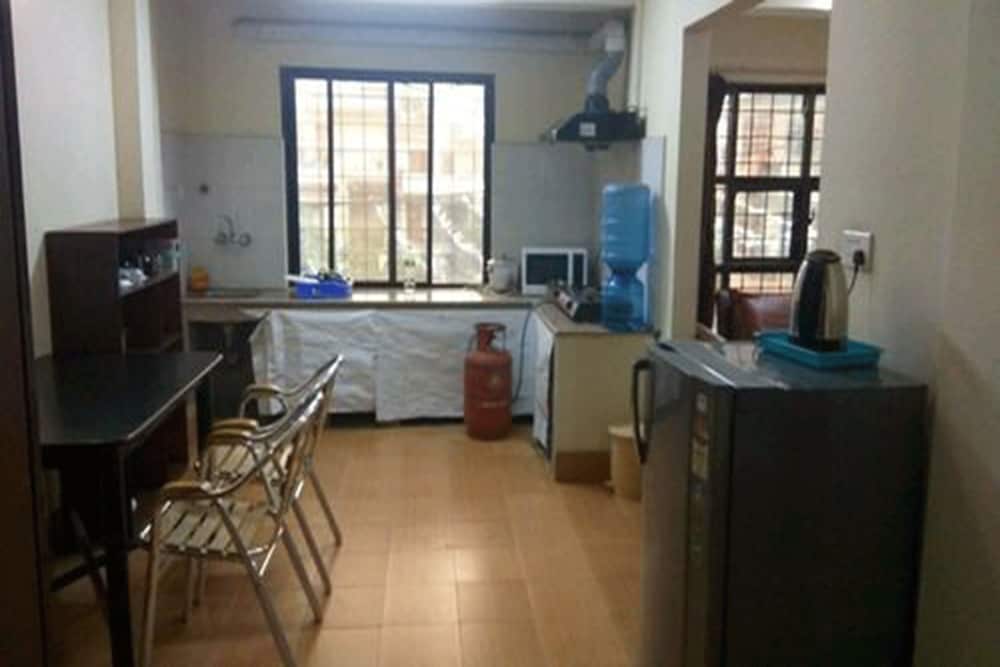 Sun Apartment & Guest House