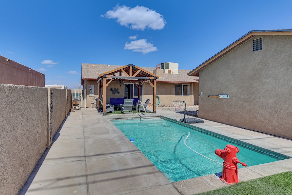 Swim, Grill & Chill: Lake Havasu City Getaway