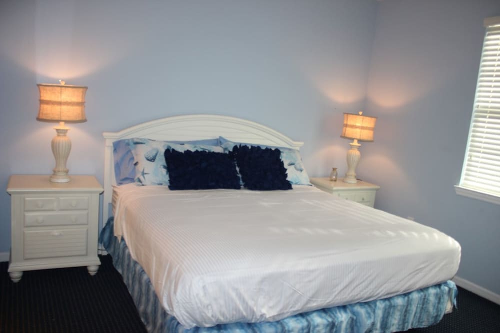 Runaway Beach 3013 B15.103 - Image 2