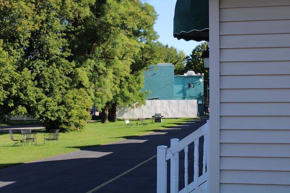 Lockview Motel