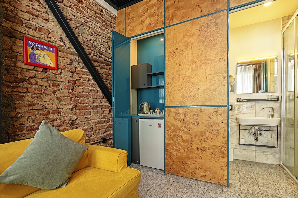 Raven Suites Taksim - Image 23