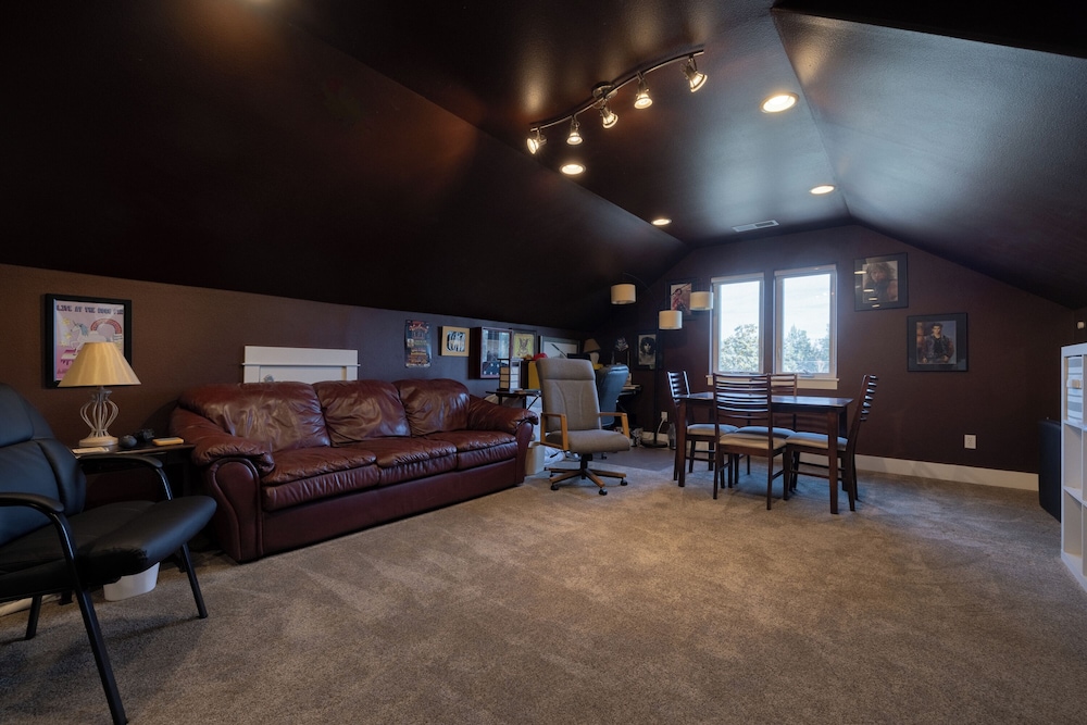 6BR 5 King Beds EV 10min Downtown