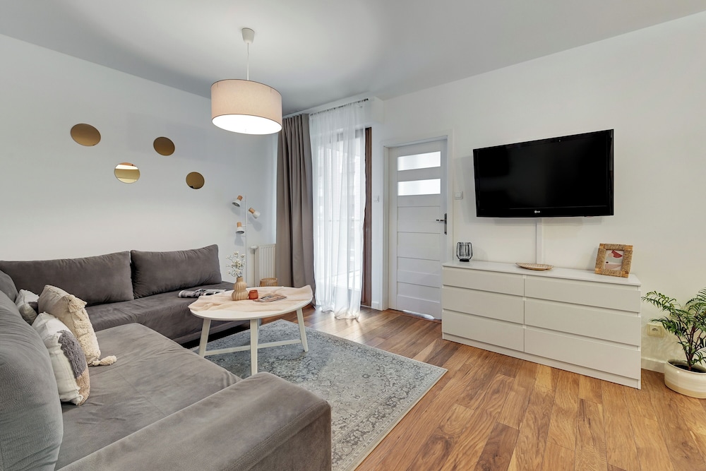 Aura - Riverside & Parking by Downtown Apartments