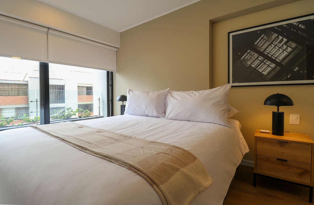 w Prestigious 2BR w Balcony Near Larcomar