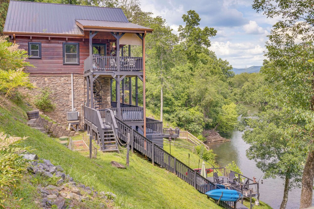 Private Hot Tub: Riverfront Cabin in Murphy view 3