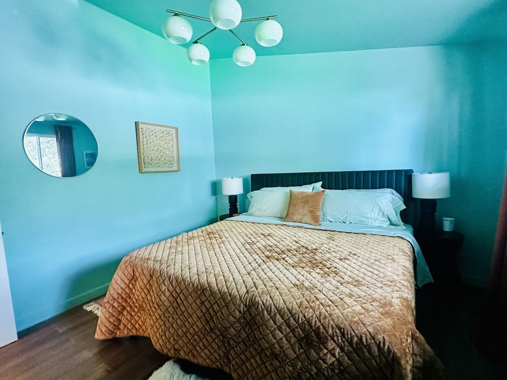 Palma Plaza Unit C