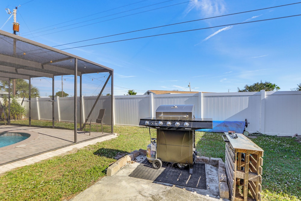 4 Mi to Historic Dtwn Venice: Home w/ Heated Pool!