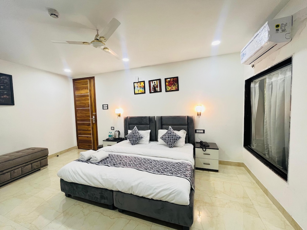 Roomshala 183 Hotel Aroma Chattarpur