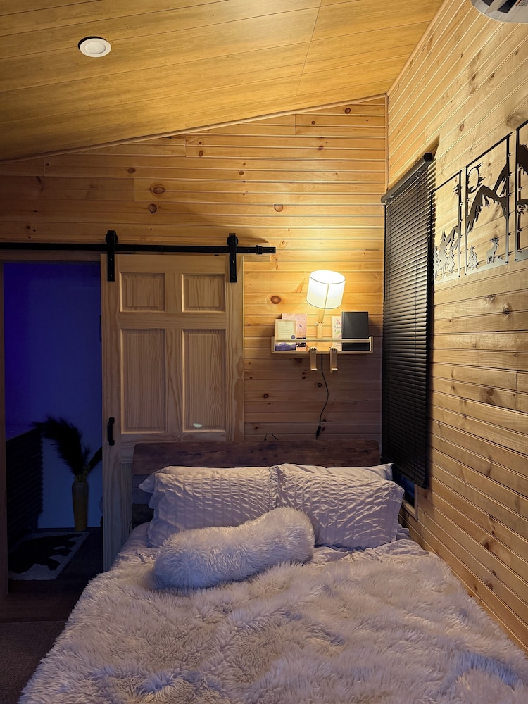 Forava Cabins - Tiny Cabin in the Woods