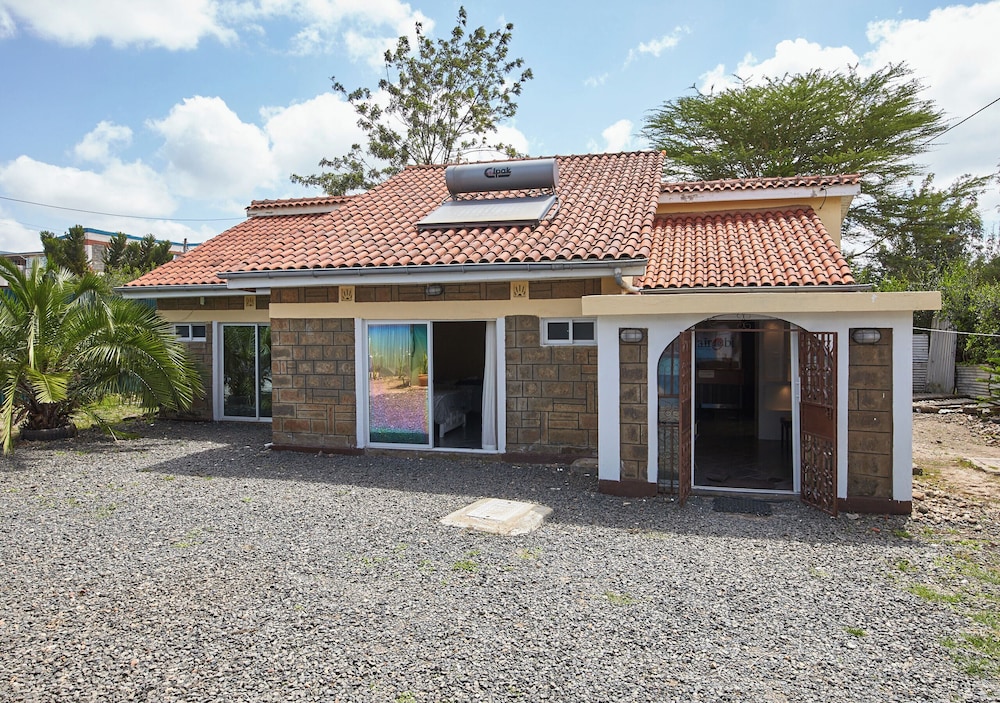 JKIA Boutique Inn
