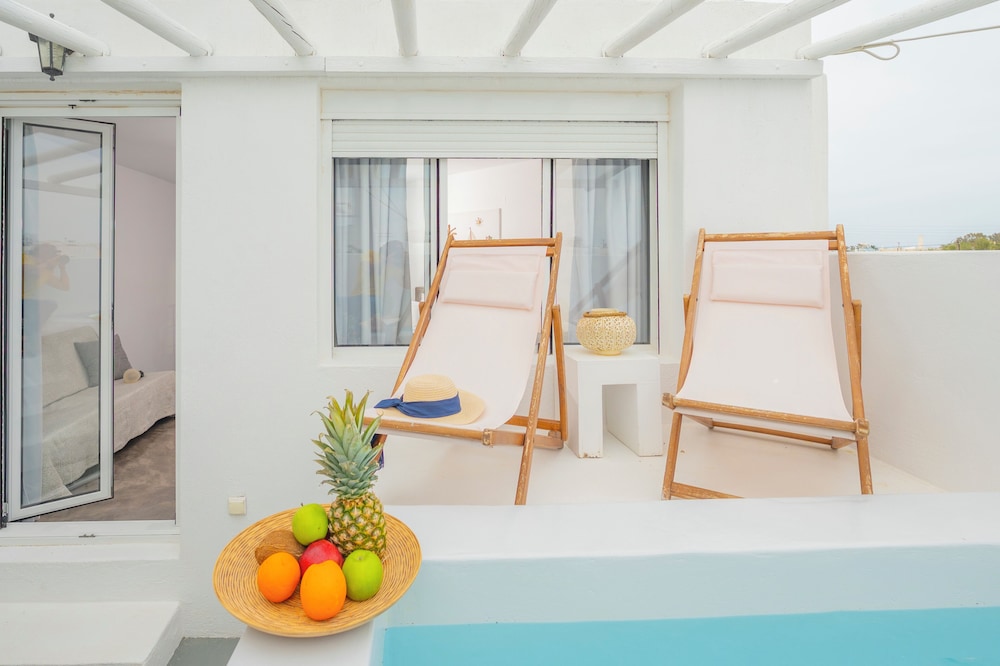 Loukas & Emma Eco Houses