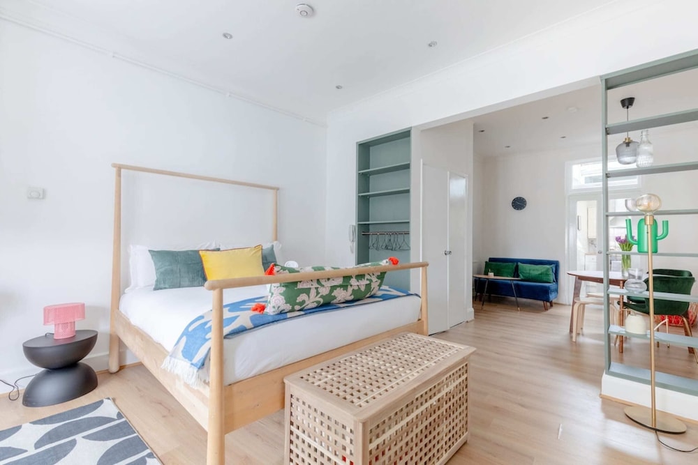 Central & Charmingly Curated 1BD Wifi Fulham