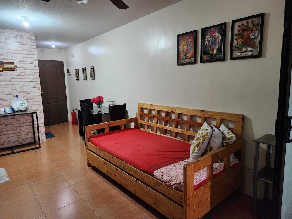 1 Bedroom Condo at One Oasis Condominuim
