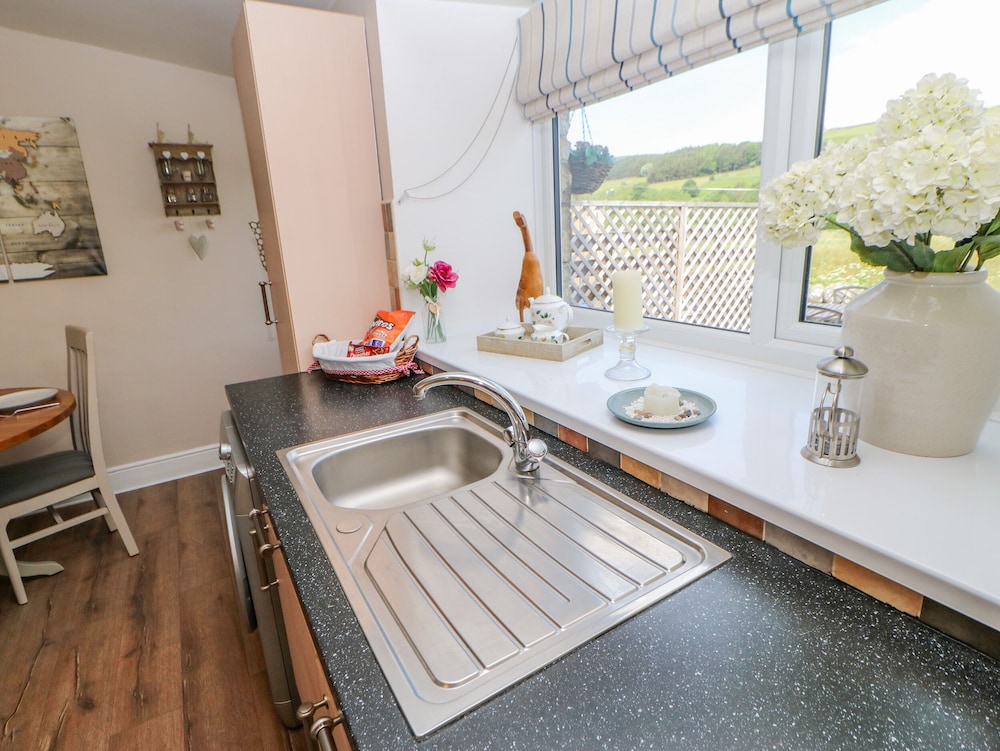 Grace Cottage view 4