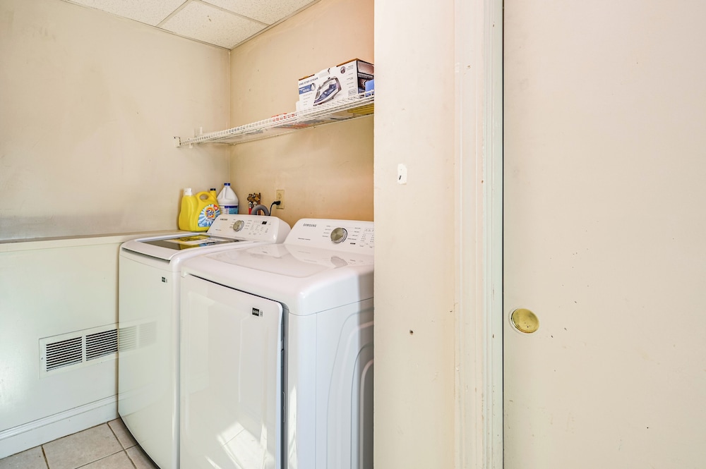 9 Mi to Dtwn Boston: Cozy Malden Apartment