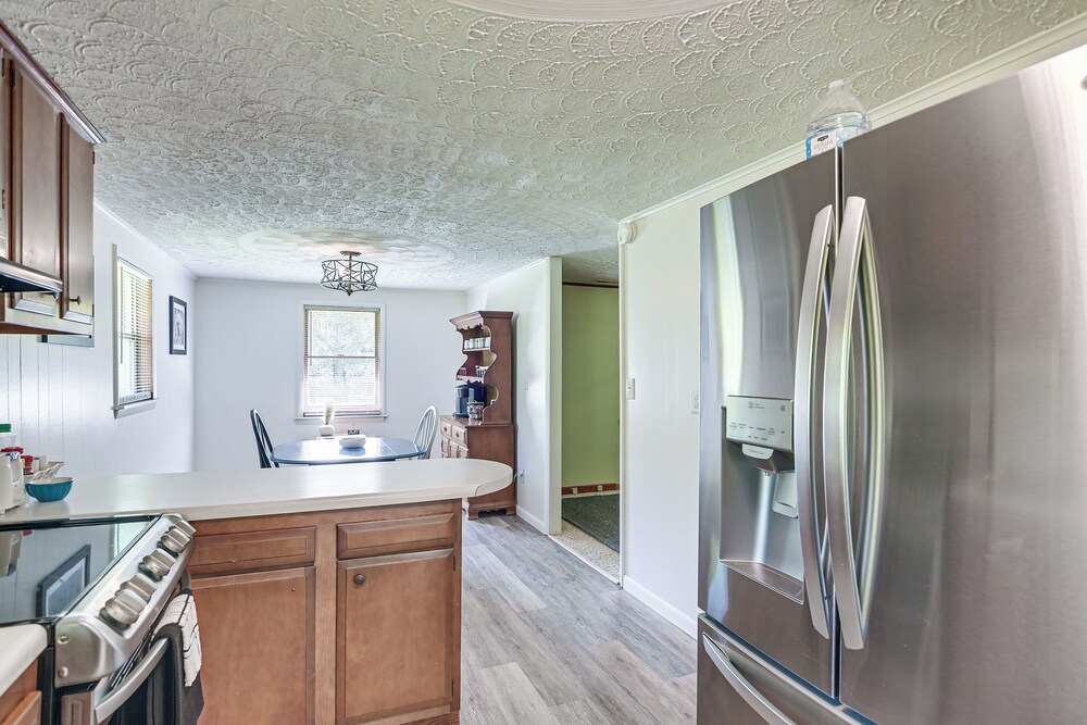 Home w/ Bunkroom: 2 Mi to Hatfield & Mccoy Trail