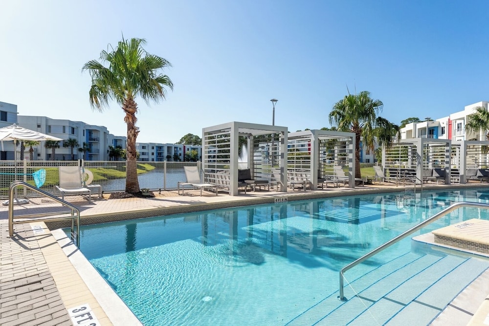 Daytona 2BR Getaway Parking Family & Pet-friendly