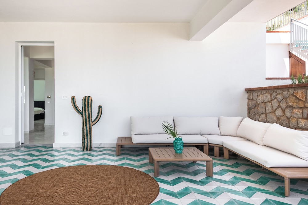 Sea Frame Design Apartments with Pool by Wonderful Italy
