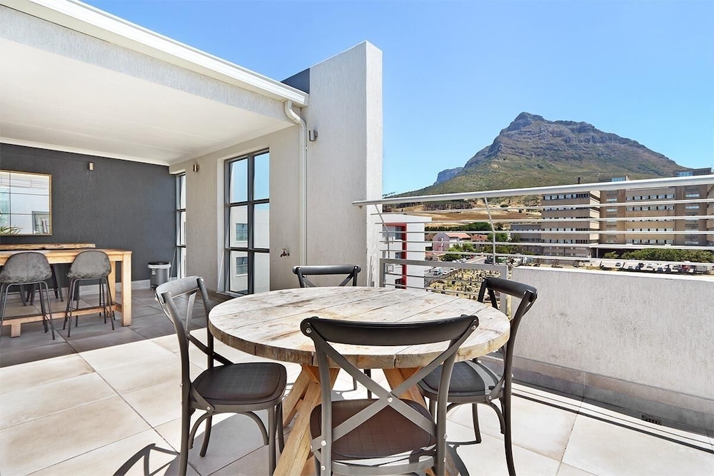 The Paragon 317 view 2