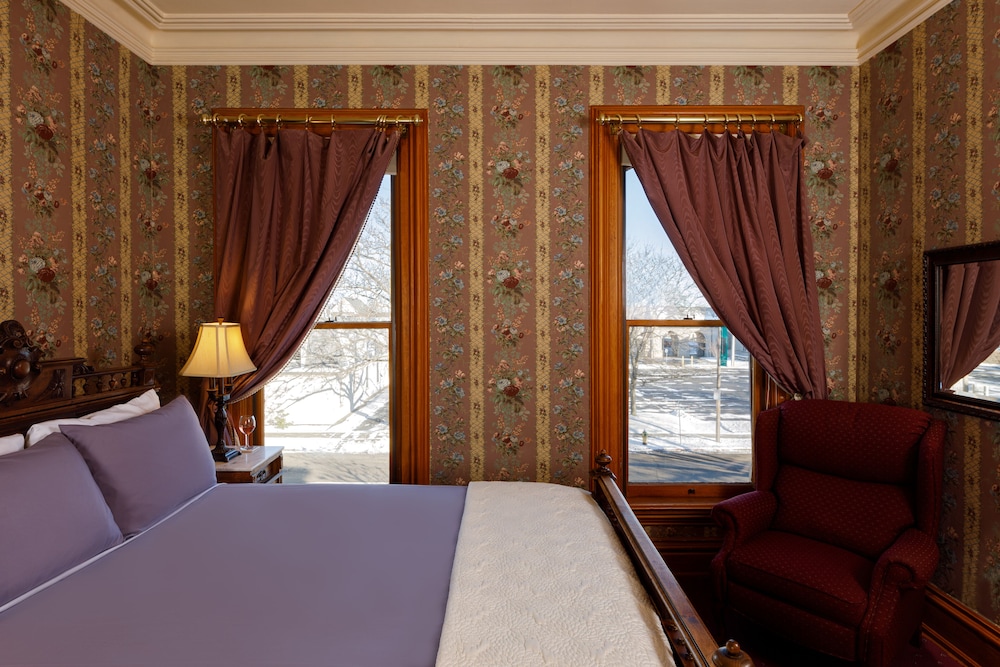 The Kalamazoo House Downtown Hotel & Suites