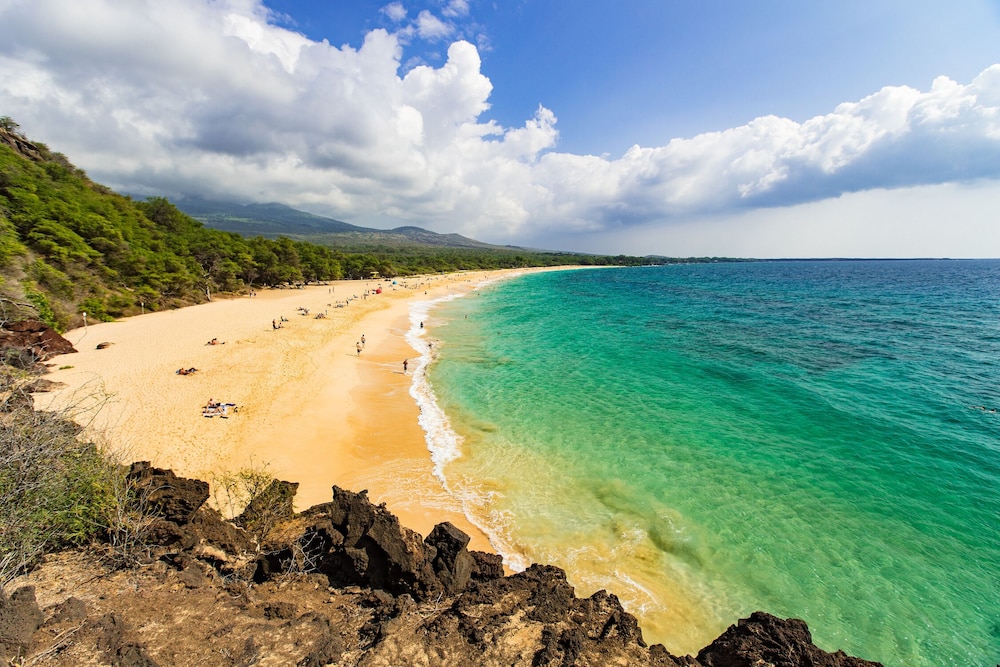 Waiohuli Beach Hale Ocean View Condos with Parking