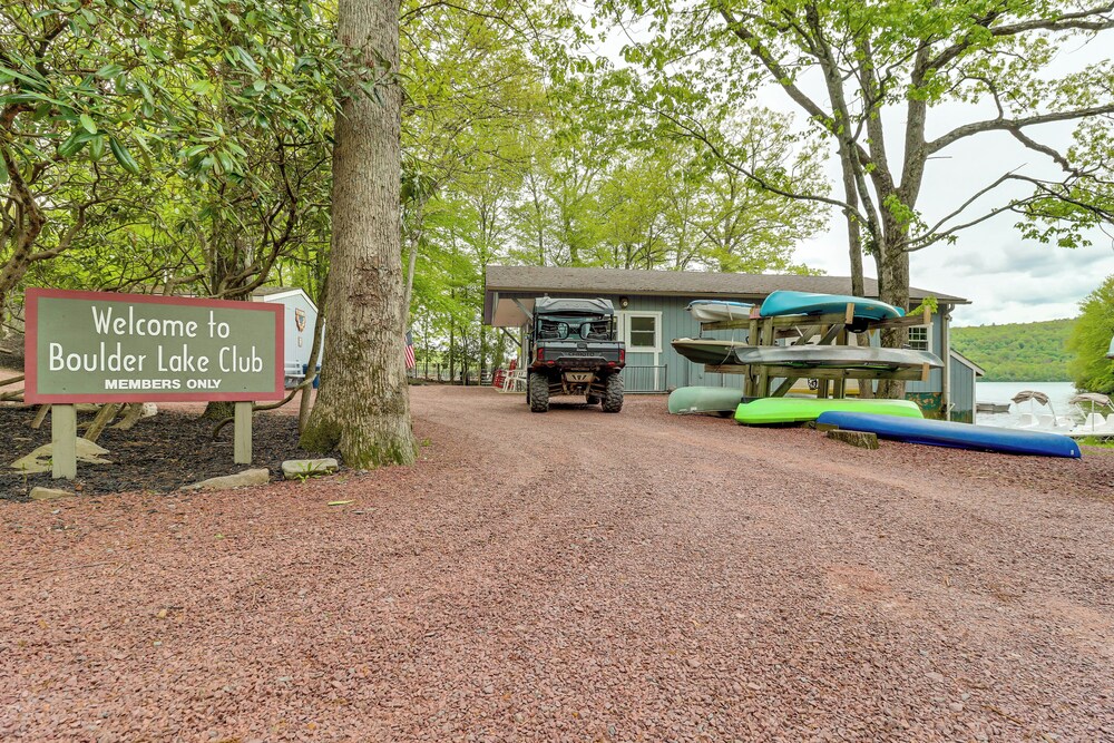 Beach Access & Hot Tub: Retreat in Lake Harmony!