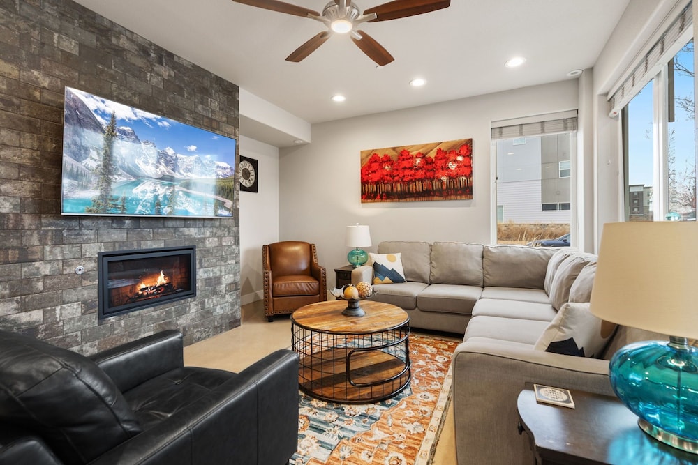 Mountain View Getaway - Groups Welcome!