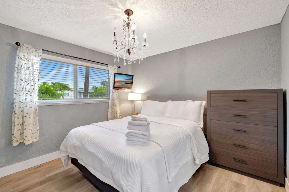 Waterfront Paradise Chic 3 BDR