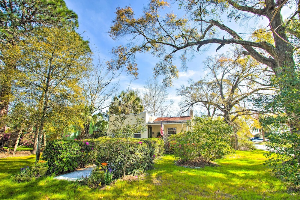 Colorful Pensacola Oasis: 1 Block to Bayview Park!, photo 20