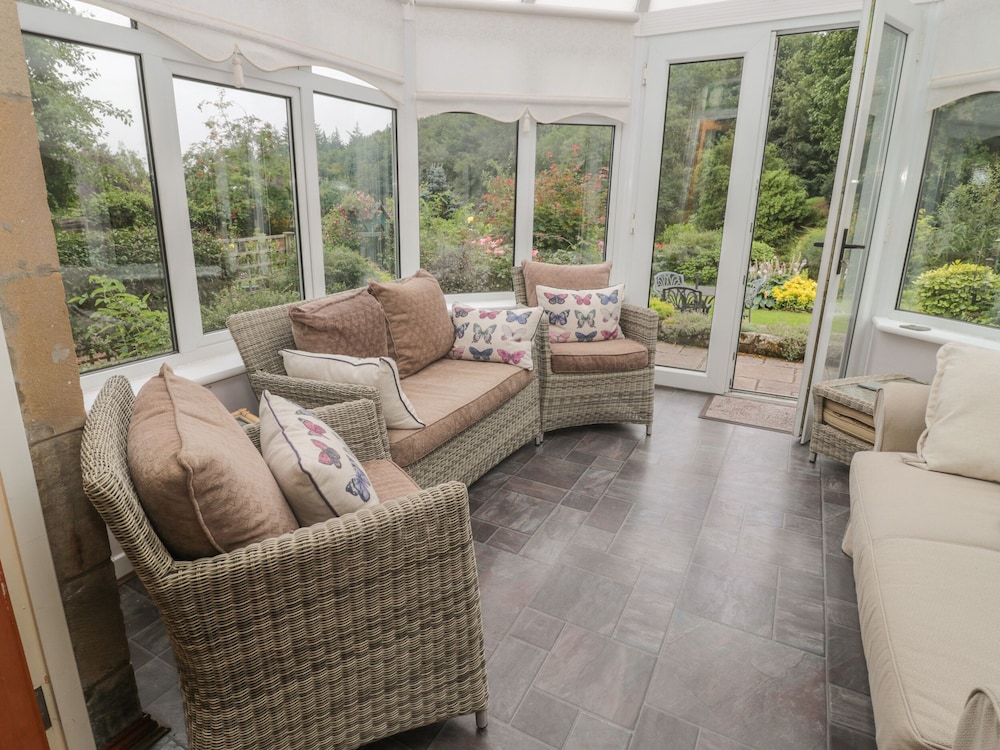 Red Squirrel Cottage, 5 Biddlestone
