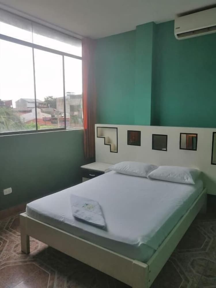 Plaza Jungle Hostel