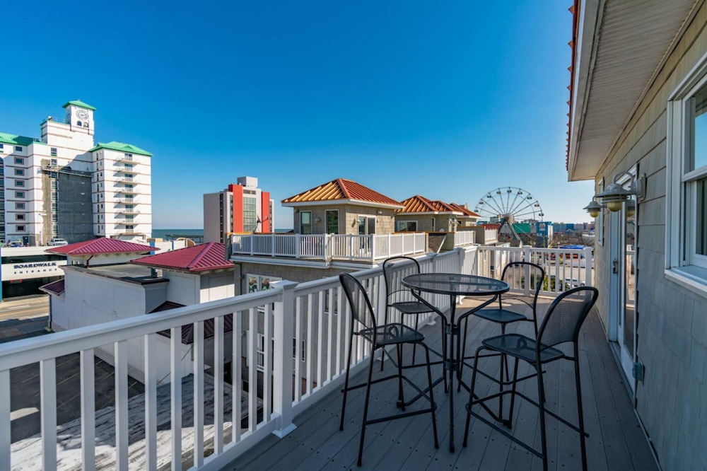 Coastal Destiny - Ocean View Balcony Elevator