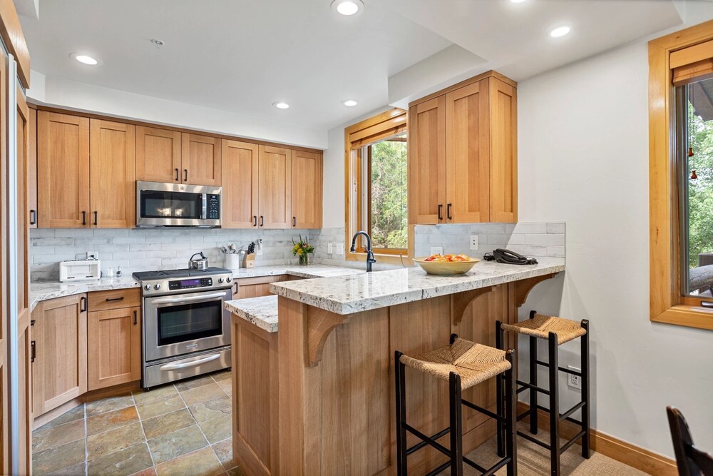 Trail's End Lodge at Deer Valley Resort - One Bedroom Residence with Spa #205 1 Condo