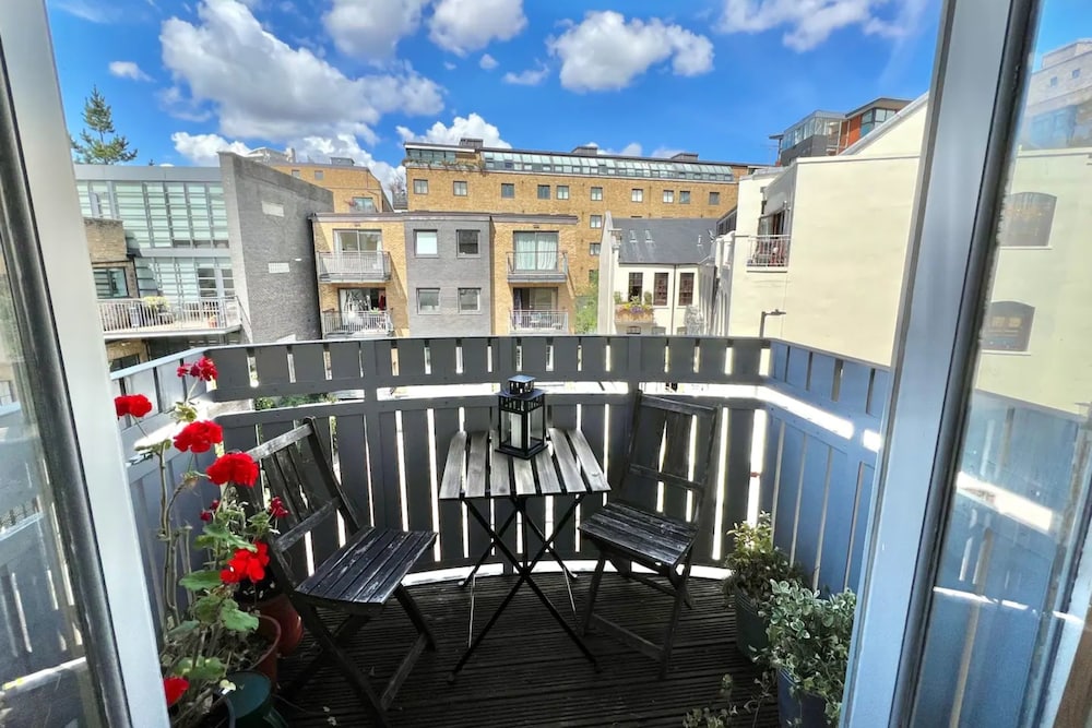 Contemporary 2 Bedroom Apartment in Bermondsey