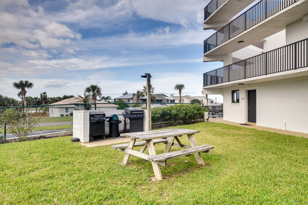 Oceanfront Flagler Beach Condo w/ Community Pool