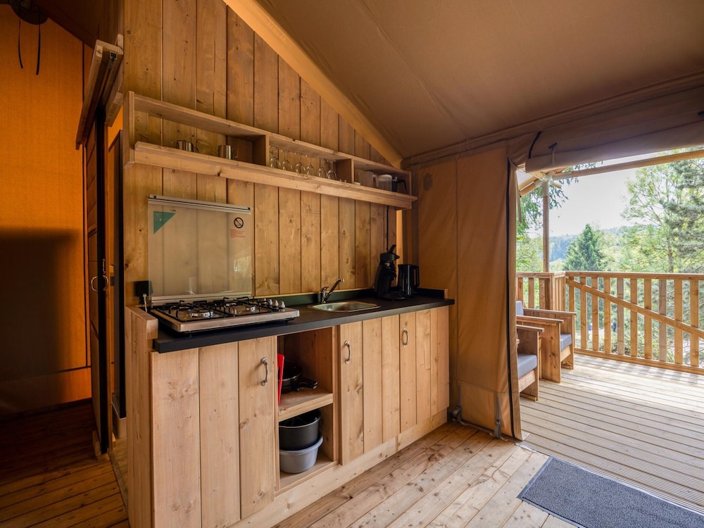 Cozy 5-person Glamping Tent in Ardennes